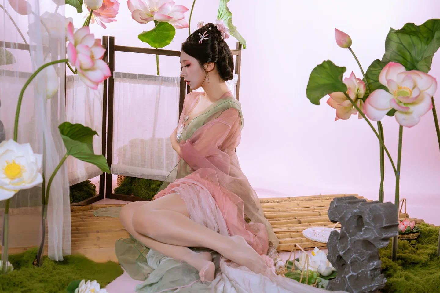 云溪溪&奶桃桃 - 采莲 [90P-2GB] tg@simisebaisi 【丝足阁】025.webp